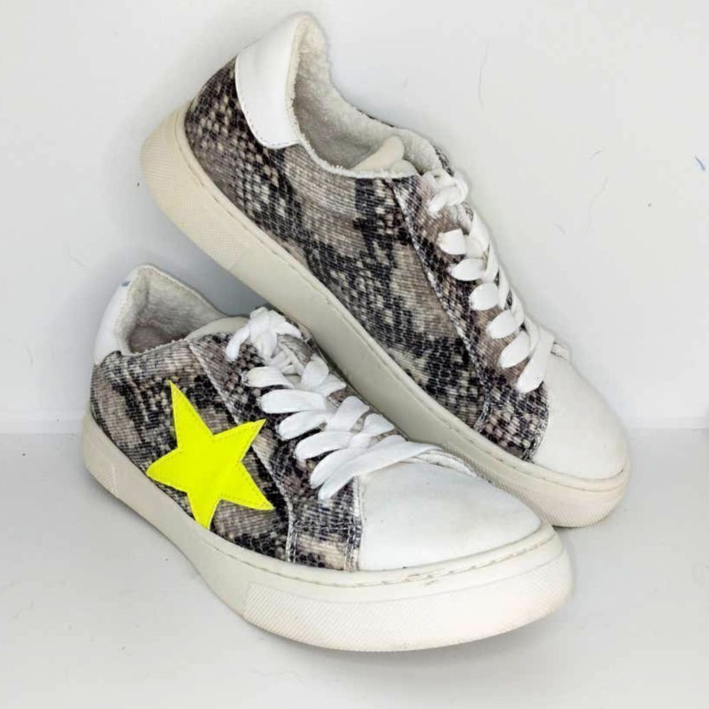 Steven by Steve Madden Womens Pre-owned Snake Skin Low Cut Sneakers - sz. 6M